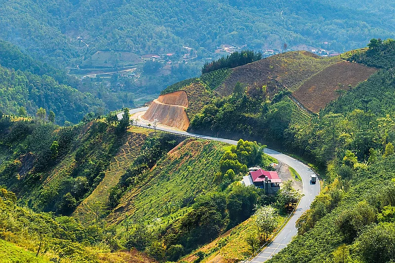 https://cdn.dulich24h.comDu lịch cực Tây A Pa Chải (Điện Biên): Ngã ba biên giới và hành trình chạm mốc thiêng liêng